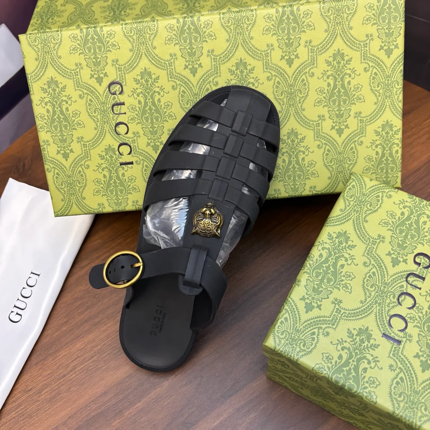 Men's shoes 260💰 [Gucci] Counter quality, top-quality original goods, real photos! Original TPU material, fine workmanship, comfortable; genuine 1:1 replica Size: 38 ~ 46